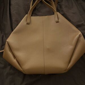 MADE IN ITALY tan leather tote bag